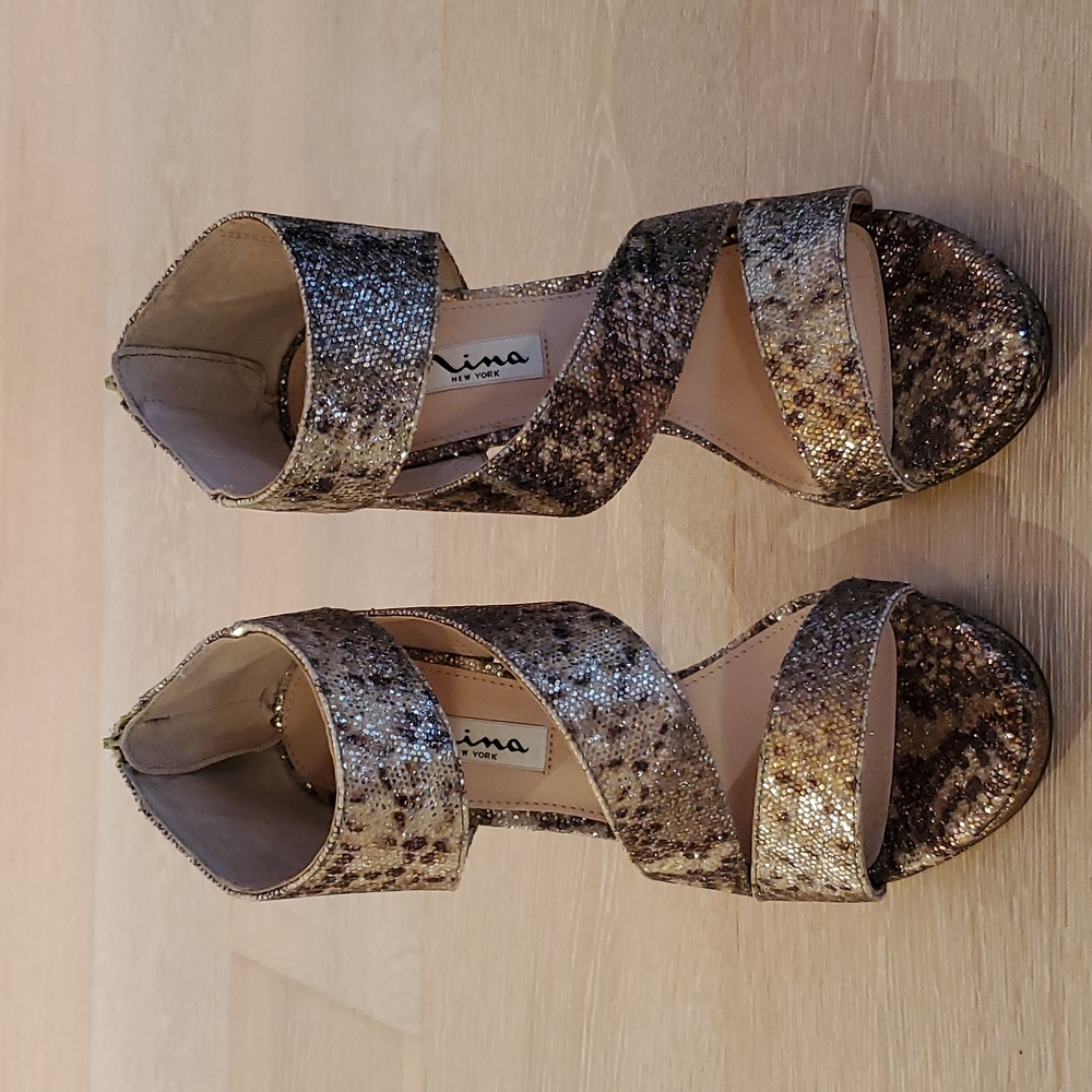 NWT Nina Faust YM Natural Metallic Glitter Formal Stiletto Sandals